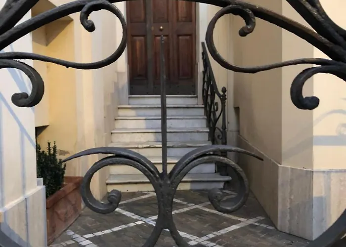 Virgilio 4* רומא